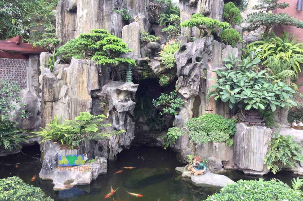 Hòn non bộ thể núi mang ý nghĩa phong thủy