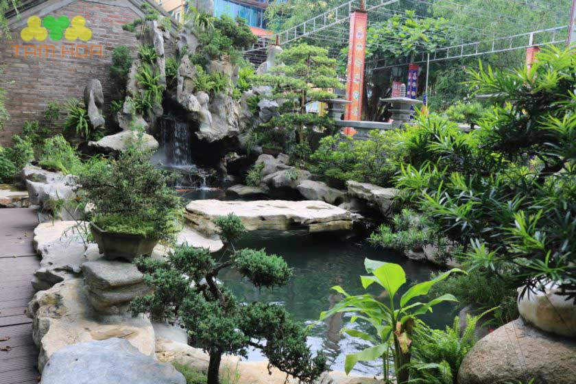 Mẫu hòn non bộ đơn giản hoa mỹ nhất