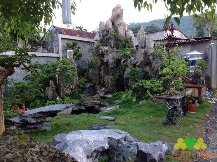 Hòn non bộ đơn giản trang trí vườn