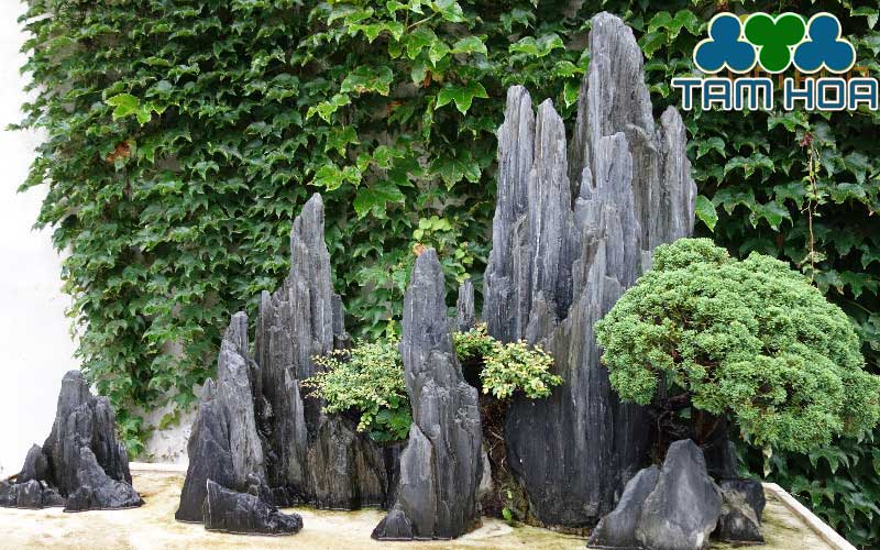 Hòn non bộ mini dùng để trang trí ngoài trời