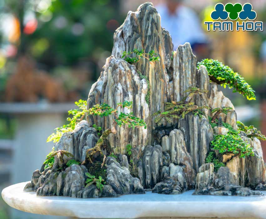 Hòn non bộ mini thu hút nguồn năng lượng tốt