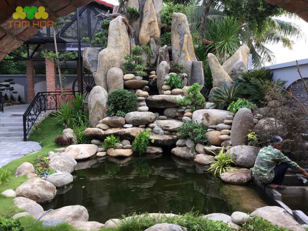 Hòn non bộ xanh độc lạ