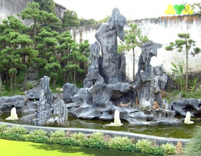 Hòn non bộ ngoài trời độc lạ