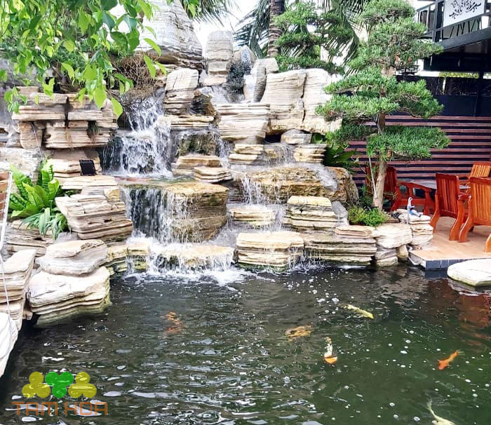 Hòn non bộ thác nước tạo không khí trong lạnh
